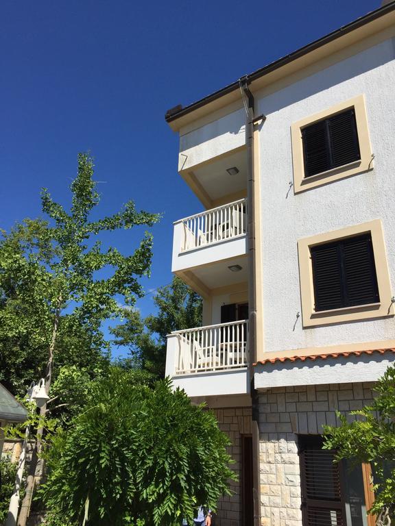 Apartments Papalinna By Moro Malinska Exterior foto